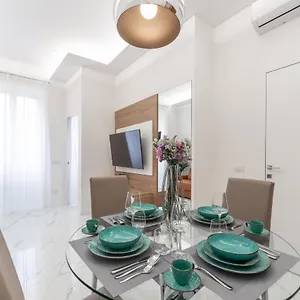 https://milano-duomo-cozy-apartment.italymilanhotels.net