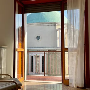https://casa-berizzi-santa-lucia-central.italymilanhotels.net